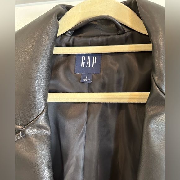 Gap faux leather jacket - Picture 2 of 4